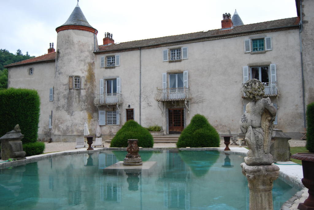Chateau De Chantelauze Olliergues Exterior foto