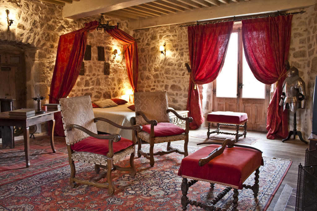 Chateau De Chantelauze Olliergues Zimmer foto